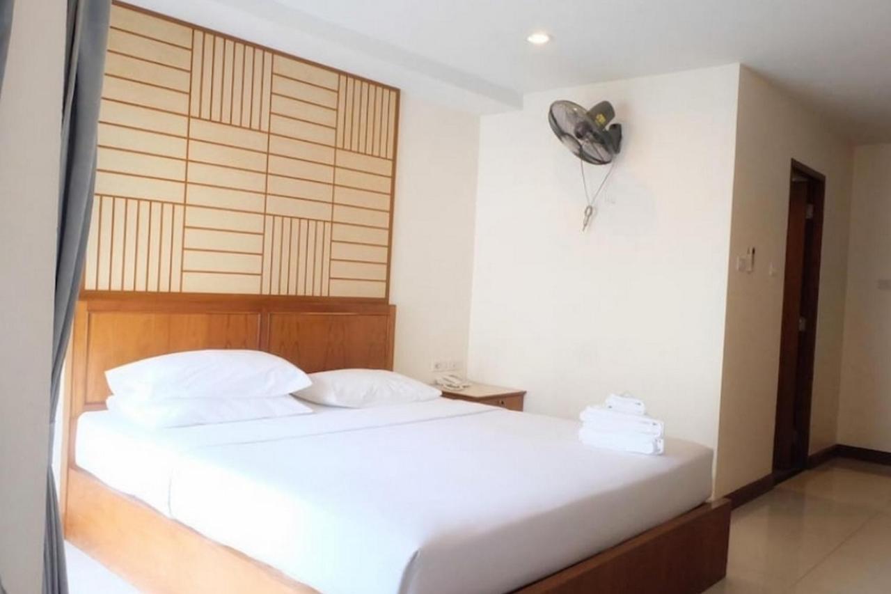 Oyo 1097 Thep Apartment Pattaya Exterior foto