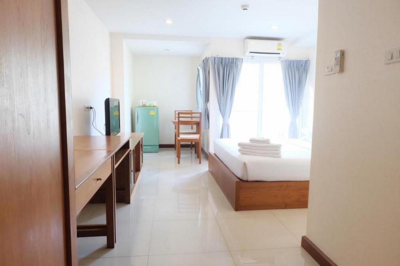 Oyo 1097 Thep Apartment Pattaya Exterior foto